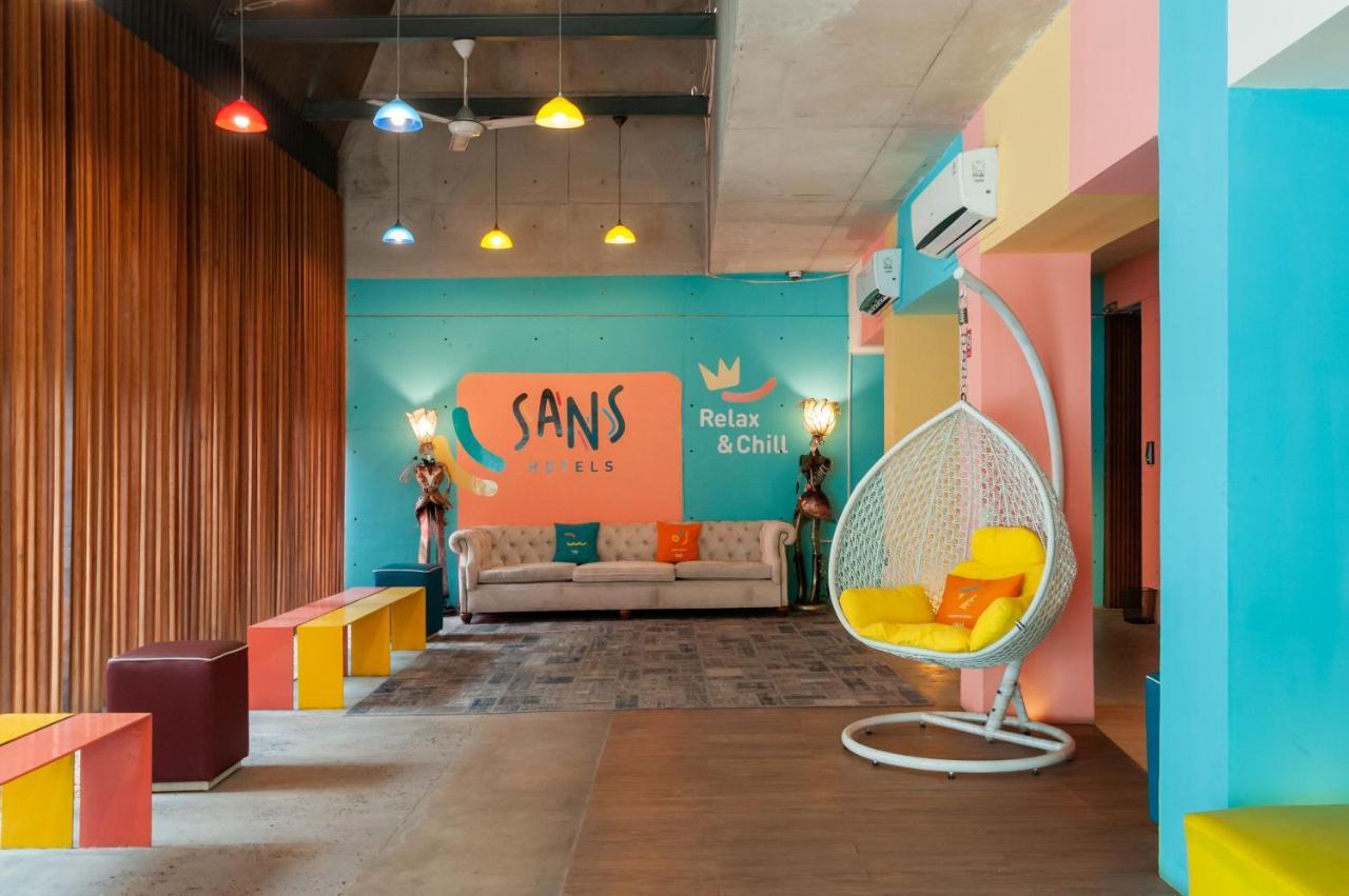 Sans Hotel Finest מדאן מראה חיצוני תמונה