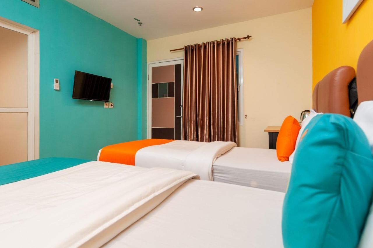 Sans Hotel Finest מדאן מראה חיצוני תמונה